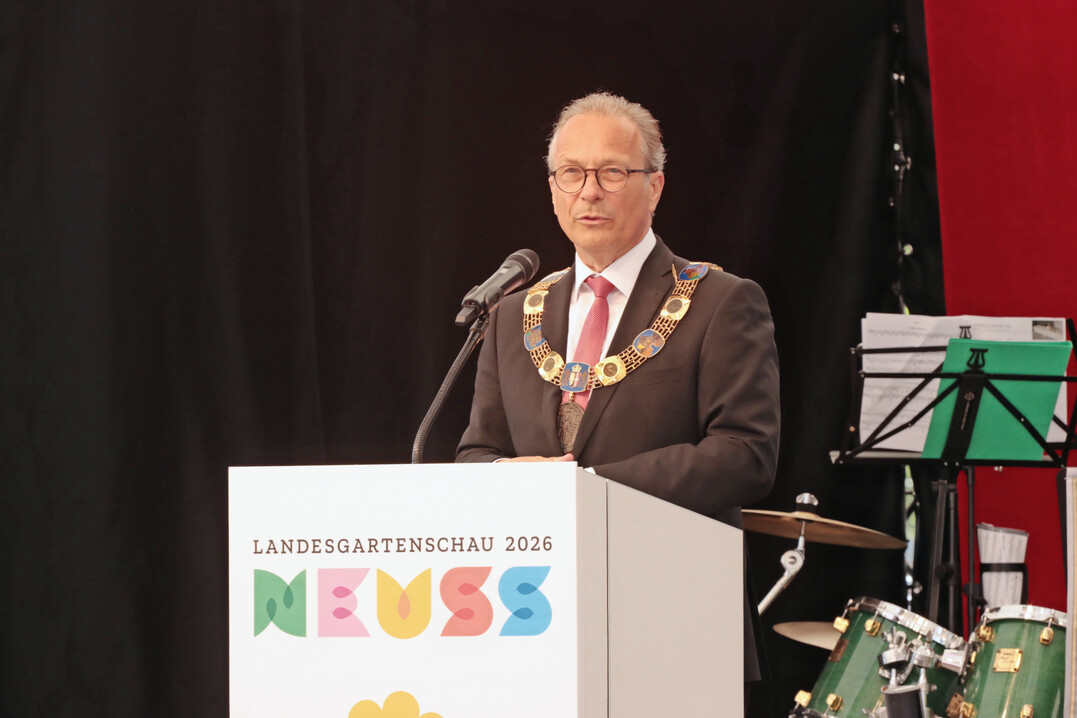 B�rgermeister Reiner Breuer freut sich �ber das neue gr�ne Herz seiner Stadt. Mit der Gartenschau auf dem ehemaligen Rennbahngel�nde bekommt Neuss einen gro�en innenstadtnahen Park.