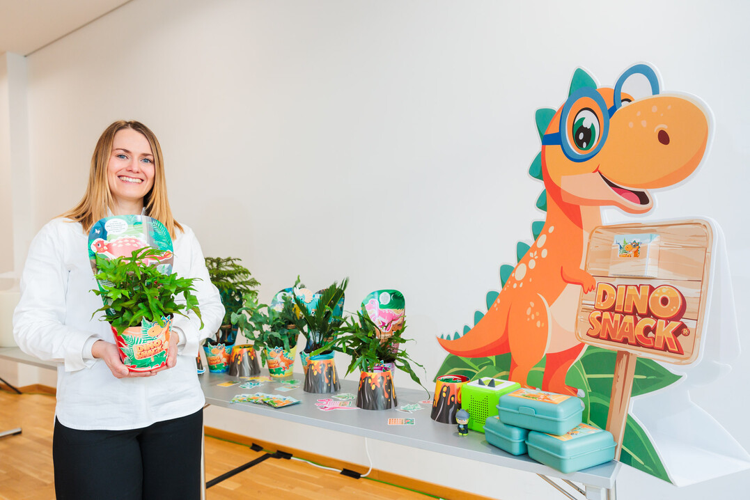 Special mention: Kathrin Weber, Mediflora Lehrhuber GmbH, presents "Dino Snack", the new plant concept for children. Each dinosaur presents its favorite plant in a colorful, child-friendly envelope. The plants are in practical 14 cm pots so that children can integrate the plants into their play and look after them themselves.