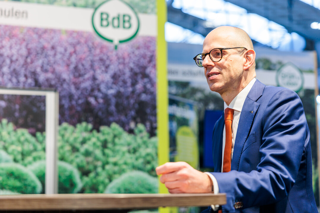 Gute Stimmung und volle Hallen  die IPM ESSEN 2025 ist am gestrigen Mittwoch so richtig warmgelaufen.