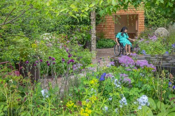 Best in Show auf der Chelsea Flower Show 2023 wurde der barrierefrei gestaltete Schaugarten Harris Bugg Studio - Horatio"s Garden.