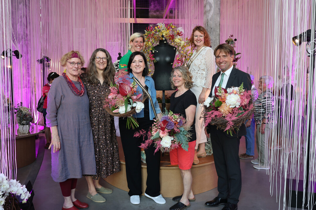 Von links, vorne: Sybille Haussmann, Conny Stoppa, Anja Ersing, Doris Heine, Michael Lang, hinten von links: Claudia Ohlinger und Tanja Schirmer.