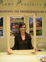 „Momentan fällt bei mir alles aus dem Rahmen, denn ich bin gerade umgezogen, lebe in einer neuen Stadt, in einer neuen Wohnung und habe einen neuen Job. Bei mir ist also gerade alles aus dem Rahmen gefallen.“