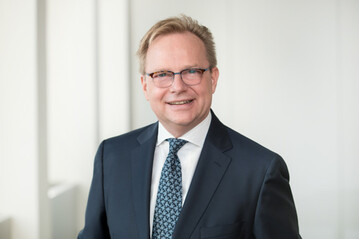 Das deutsche Lieferkettensorgfaltspflichtengesetz verlangt ab 2023 alle unmittelbaren Zulieferer auf die Einhaltung sozialer und kologischer Mindeststandards zu berprfen.
