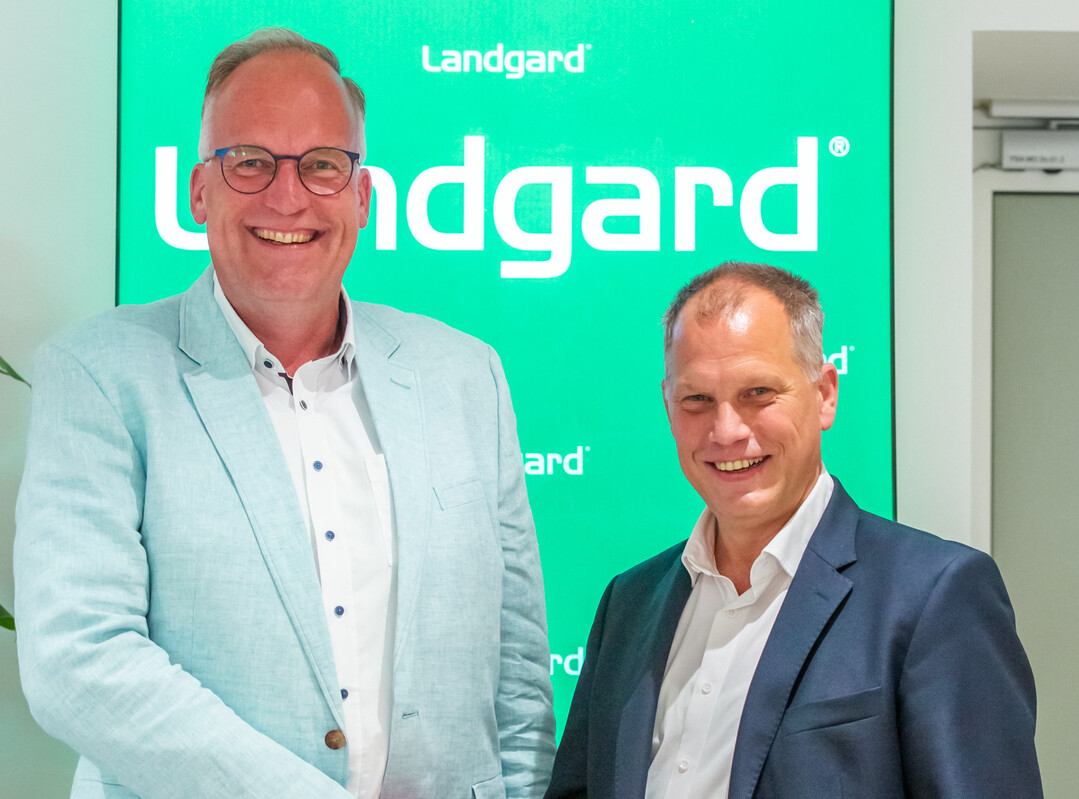 Franz Josef Odendahl (rechts) ist neuer Vorsitzender des Beirats der Landgard Blumen & Pflanzen GmbH. Er folgt damit auf Christoph Schnges (links), der das Amt seit 2017 innehatte.