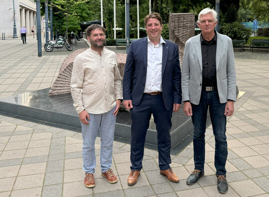 ENA-Vorstand von links: Mateusz Milczynski, Vizepräsident; Tim Van Hulle, neu gewählter Präsident; Henk Raaijmakers, scheidender Präsident.