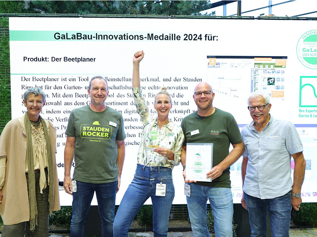 ber die Auszeichnung mit der Innovations-Medaille freuen sich (von links): Pia Prger, Xandl Schmidhammer, Nicole Klattenhoff, Christoph Hokema und Jrgen Hoppe.<br>
