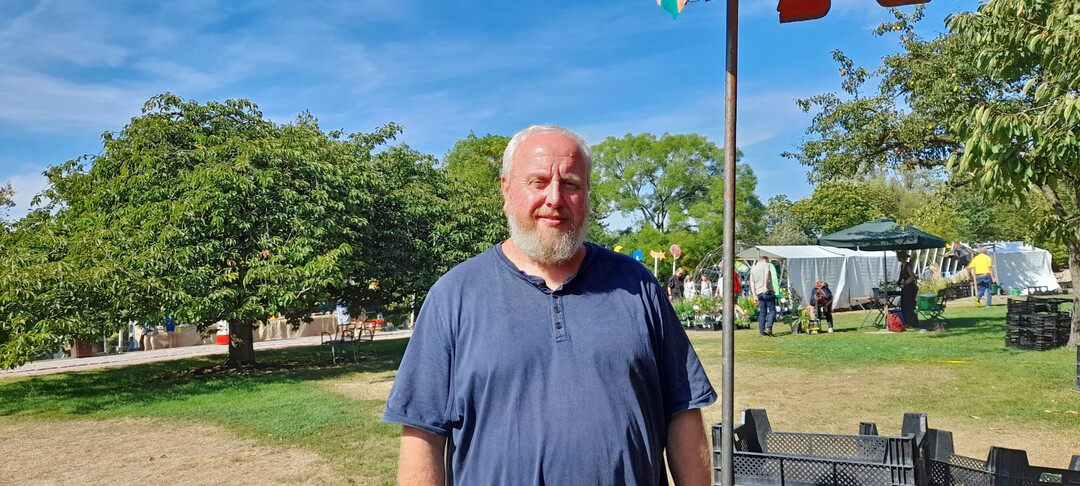 Uwe Stiebritz war mit Blh- und Schattenstauden aus Thringen angereist, wo er in 07749 Jena mit seiner Ehepartnerin eine Staudengrtnerei betreibt.