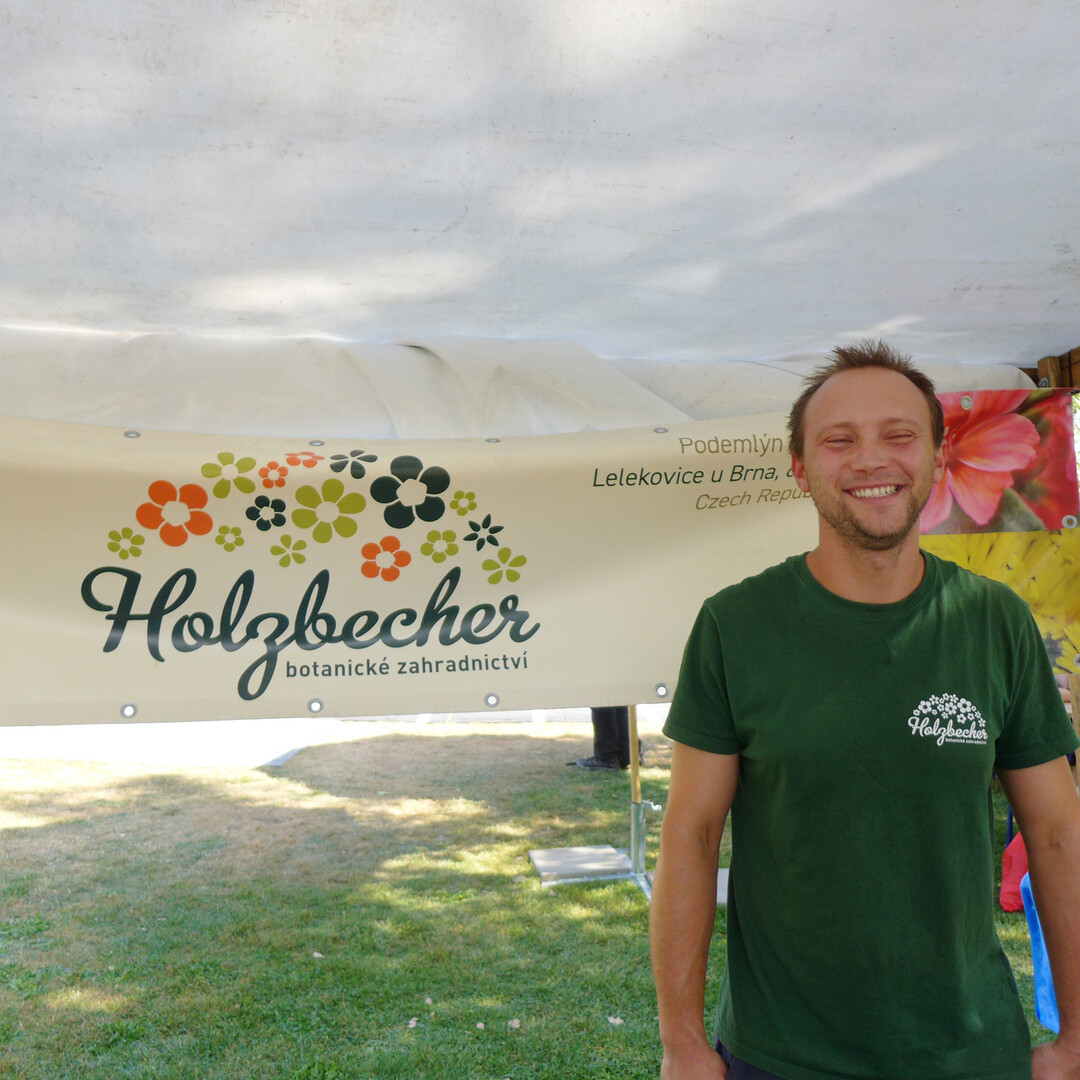 Jakub Holzbecher aus Lelekovice bei Brno in Tschechien reprsentierte neben seinem Pflanzensortiment auch seine Ehefrau, die Grtnerin Jana Holzbecherov.