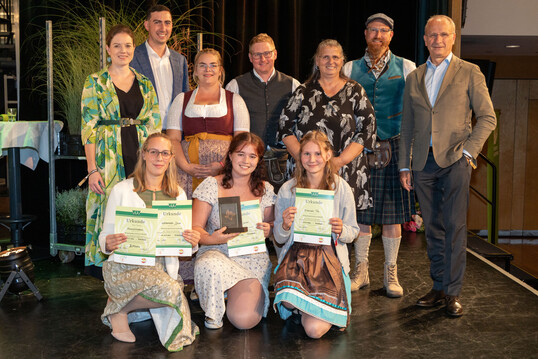 Der 3. Platz ging an das Langenloiser BS-Team (von links) Julia Wenninger, Janine Janisch und Pia Schlemmer.