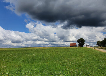 Unter www.agrarwetter-aktuell.de bietet das Agrar-Informationszentrum proplanta.de einen neuen Wetterdienst.