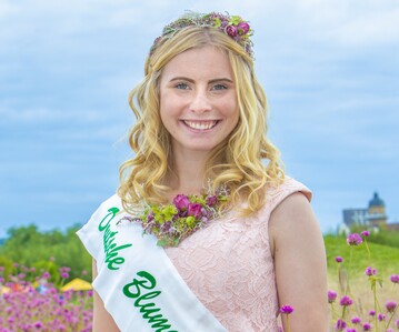  Als Nachfolgerin fr Annika Stroers wird jetzt eine Nachfolgerin gesucht. Sie wurde 2019 gewhlt, die Wahl 2020 ist wegen der Coronakrise ausgefallen. 