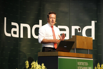 Als moderne und erfolgreiche vermarktende Erzeugergenossenschaft haben wir uns im Geschftsjahr 2015 mit einem organischen, profitablen Umsatzwachstum in den relevanten Mrkten weiterentwickelt so Armin Rehberg, Vorstandsvorsitzender der Landgard eG