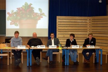 Die Sondergruppe Azerca hat jetzt bei einem Expertengesprch die Verbesserungsmglichkeiten
in der Kultivierung ausgelotet. 