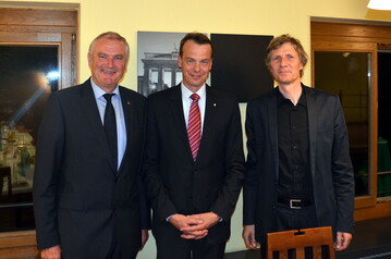 V.l.n.r.: Helmut Selders, Prsident des Bundes deutscher Baumschulen (BdB) e.V., Lutze von Wurmb, Vizeprsident des Bundesverbandes Garten-, Landschaftsund Sportplatzbau e.V. und Till Rehwaldt, Prsident des Bundes Deutscher Landschaftsarchitekten (bdla)