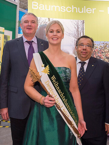 BdB Prsident Helmut Selders (links), Weihnachtsbaumknigin Katharina Pning, ENA Prsident Maurizio Lapponi (rechts