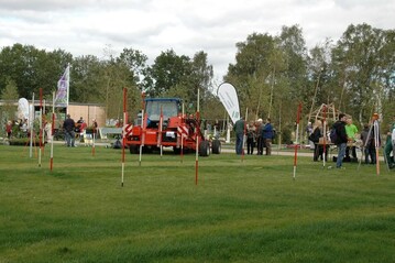 Die einzelnen Fachrichtungen prsentierten sich auf der Landesgartenschau Norderstedt vor
dem Haus der Grtner.