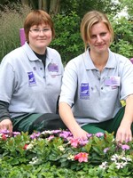 Engagierte junge Friedhofsgärtner und Azubis erhalten die Chance, zehn Tage lang auf der Bundesgartenschau in Havelberg mitzuarbeiten.