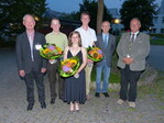 „Beste Erwerbsgartenbau“ (v. l.): Josef Hofbauer (Leiter des Gartenbauzentrums Bayern Mitte am Amt für Ernährung, Landwirtschaft und Forsten Fürth), Felix Meer (3. Platz, Fa. Dauchenbeck, Fürth), Tabea Helm (2. Platz, Gemüsebau Meier, Nürnberg), Mirco Franz (1. Platz, Baumschule Bischoff, Thalmässing), Hans-Martin Bischoff (Vorstandsmitglied im Bund deutscher Baumschulen e. V., Landesverband Bayern), Francis Phillips (Bezirksvorsitzender Mittelfranken Bayerischer Gärtnerei-Verband e. V.) );
