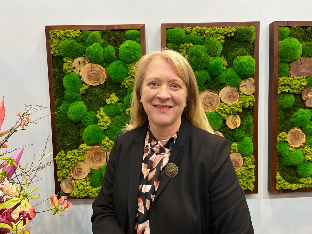 Andrea Kirchhoff welcomes guests to the stand party in the BGI Trade Center in Hall 1 this evening as the future Chairwoman of the German Wholesale and Import Flower Trade (BGI).