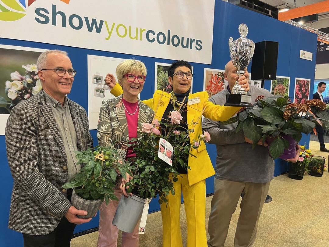 Eva Khler-Theuerkauf (2nd from left) with the three winners