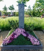 Die Friedhofsgärtnerei Blumen-Burmester aus Burg erhielt den Ehrenpreis
der Genossenschaft Kölner Friedhofsgärtner eG für die exakte
handwerkliche Verarbeitung