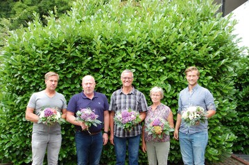 Zwei Betriebsnachfolger wurden in den Azerca-Vorstand neu gewhlt: Axel Hemmje (nicht im Bild) und Julian Friedrich (rechts). Im Amt besttigten die Azercaner (von links) Andreas Hintze, Manfred Rieke, Mattias Kppers und Ines Grnberg.