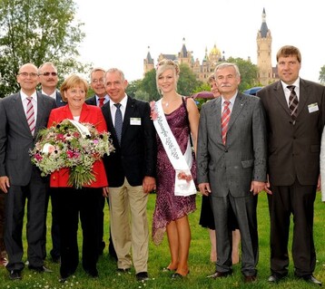 Die Bundeskanzlerin besuchte jetzt auf Einladung des Zentralverbandes Gartenbau die
BUGA in Schwerin und war begeistert von der Bltenpracht