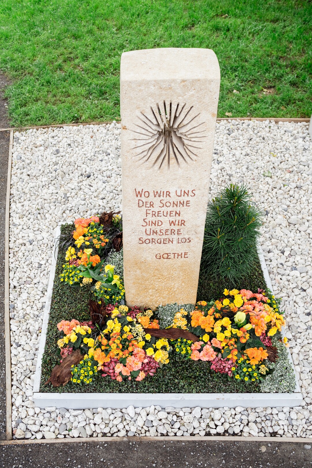 Eine Groe Goldmedaille der DBG fr die beste Gestaltung einer Urnengrabstelle ging an Exner Bohnert Blumen Grabpflege aus Stuttgart 