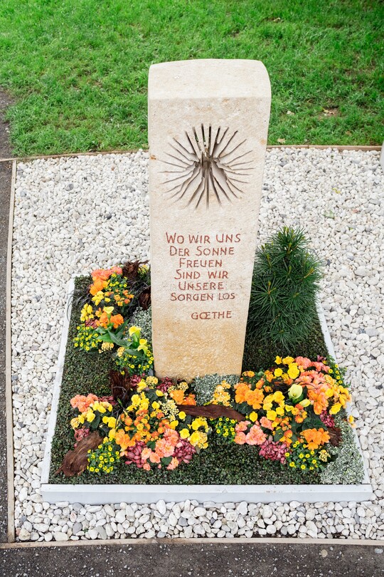 Eine Groe Goldmedaille der DBG fr die beste Gestaltung einer Urnengrabstelle ging an Exner Bohnert Blumen Grabpflege aus Stuttgart 