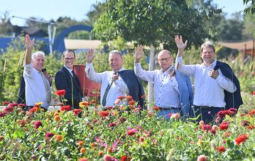 Ein groartiger Sommer in Fulda geht zu Ende. Die Verantwortlichen von Stadt und LGS sagen Danke und Adieu (von rechts): Oberbrgermeister Dr. Heiko Wingenfeld, Brgermeister Dag Wehner, LGS-Geschftsfhrer Ulrich Schmitt, Stadtbaurat Daniel Schreiner und LGS-Geschftsfhrer Marcus Schlag.