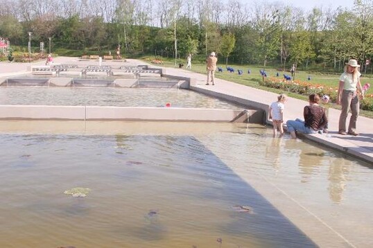 Wasser spielte am heien Erffnungstag aber auch bei den Besuchern eine groe Rolle.