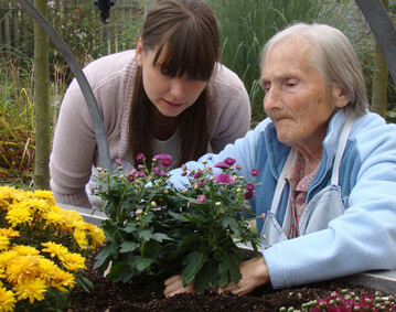 Am 15. Mrz 2013 startet an der ZHAW Zrcher Hochschule fr Angewandte Wissenschaften erstmals der neue Zertifikatslehrgang Gartentherapie  Horticultural Therapy.