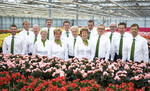 Das "PlusPlants"-Team (von links): Felix Wison (Hethor Flowers), Manfred Greiving (Gebr. Greiving GbR), Manfred Rieke  und Anne Schwering (Blumen Rieke), Peter Aldenhoff (Aldenhoff GbR), Frauke Reents (Freese Gartenbau), Stefan Greiving (Gebr. Greiving GbR), Norbert Artmeyer (Artmeyer Baumschule), Ute Acquistapace (Gartenbau Acquistapace), Stefan Lüske (Hedera Lüske), Josef Engels (Engels Pflanzen), Udo Acquistapace (Gartenbau Acquistapace) sowie Rupert Fey und Jürgen Bäumer (PlusPlants GmbH).