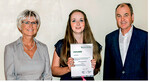 Die beste neue Gärtnerin in Ostwestfalen-Lippe:
Als herausragende Prüfungsabsolventin im Produktionsgartenbau wurde Judith Bathe (Mitte) in Herford ausgezeichnet. Mit ihr freuen sich Eva Kähler-Theuerkauf , Präsidentin des Landesverbands Gartenbau NRW, und Johannes Schniggendiller , Kreisgärtnermeister Kreisverband Gütersloh.