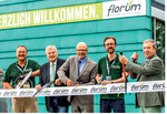 Die neue Fachmesse für GRÜN florum Holsteiner Baumschultage" wurde am 16. August im Gartenbauzentrum Ellerhoop eröffnet durch (von rechts) Claus Heller, Präsident der Landwirtschaftskammer Schleswig-Holstein, Jan-Peter Beese, Abteilungsleiter Gartenbau der Landwirtschaftskammer Schleswig-Holstein, Axel Huckfeldt, Vorsitzender des BdB Schleswig-Holstein, Prof. Dr. Dirk Dujesiefken, Hamburg, Baumexperte und Eröffnungsvortragender, sowie Dr. Frank Schoppa, Geschäftsführer der Fachmesse florum.