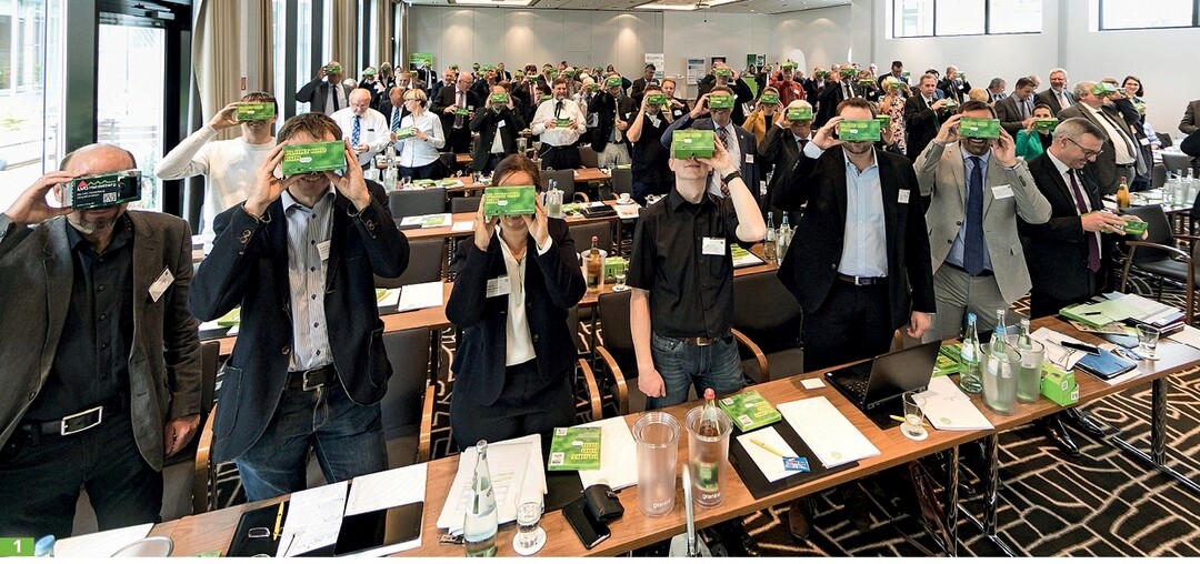360-Grad-Video-Technologie und der Blick durch eine Virtual-Reality-Brille: Der Zentralverband Gartenbau nutzt für die Nachwuchskampagne Gärtner. Der Zukunft gewachsen." neueste Medien. Auf dem Deutschen Gartenbautag wurde das 360-Grad-Video Plant and Run" vorgestellt. Dieses macht den Beruf Gärtner für Jugendliche in einer Art Jump-and-Run-Spiel erlebbar. Plant and Run" ist unter www.beruf-gaertner.de/360Grad veröffentlicht und soll bei Ausbildungsevents eingesetzt werden.