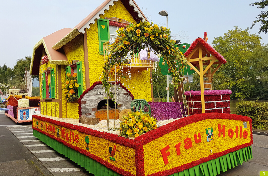 Mrchen gehren zu den beliebten Motiven der Bad Emser Blumenkorsowagen.