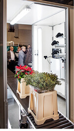 So wie in diesem Versuchsaufbau kann die Fotografie angelieferter Produkte bei Plantion künftig aussehen.