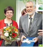 Verabschiedet wurde Henning Sannemann, seit 2012 Präsident des Wirtschaftsverbands Gartenbau Niedersachsen/Bremen, im Bild mit seiner Frau Claudia.