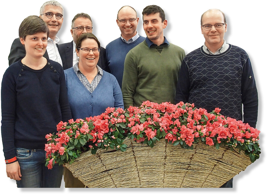 Die Referenten und Moderatoren des Internationalen Gartenbauforums auf der Messe IPM in Essen, vorn von links: Annelies Christiaens, Els Pauwels, Joachim Moens und Johan Van Huylenbroek; hinten von links: Christoph Killgus, Mitorganisator, Verlag Eugen Ulmer, Harald Braungardt, Moderator und Geschäftsführer STEP Systems, Pascal Braekman.