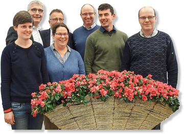 Die Referenten und Moderatoren des Internationalen Gartenbauforums auf der Messe IPM in Essen, vorn von links: Annelies Christiaens, Els Pauwels, Joachim Moens und Johan Van Huylenbroek; hinten von links: Christoph Killgus, Mitorganisator, Verlag Eugen Ulmer, Harald Braungardt, Moderator und Geschftsfhrer STEP Systems, Pascal Braekman.
