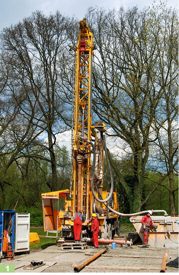 Ein Beispiel fr mitteltiefe Geothermie ist die Nettebad-Dublette, bestehend aus Injektions- und Frderbrunnen, mit Wrmetauscher und Wrmepumpe.