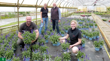 Von links: Dirk Klefer, Renate Klefer, Hermann Klefer, Mitarbeiterin Annika Stroers.
