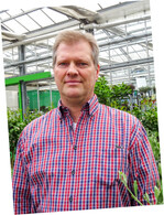 Rainer Obermeyer ist Geschäftsführer des BGM Ulm. Wir fragten ihn danach, ob Onlineshops einzelner Gartenbaubetriebe die Umsätze auf den Blumengroßmärkten beeinflussen und als Wettbewerb wahrgenommen werden.