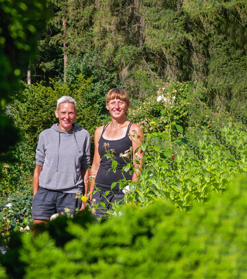 Stefanie Lill und Stefanie Hauke (rechts) haben die Grtnerei vor einigen Jahren gepachtet.