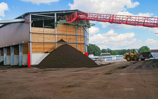Erst kürzlich ist das Werk in Vechta mit einer hochmodernen Mischanlage erweitert worden.