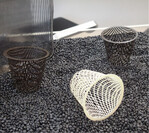 Materialsparend und aus recyceltem Plastik bietet Bachmann diese Töpfe an.