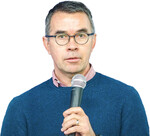 Peter Tiede-Arlt koordiniert die deutschlandweiten Versuche zu Schnittblumen.