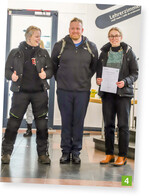 4)  Das Siegerteam der Stufe A ...
