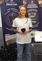 Lisa Belle stellte die über Pyrolyse gewonnene Pflanzenkohle vor.